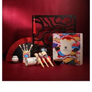 EIGSHOW -ESSENTIAL SERIES - 7 PCS YELLOW FRESHER BRUSH KIT